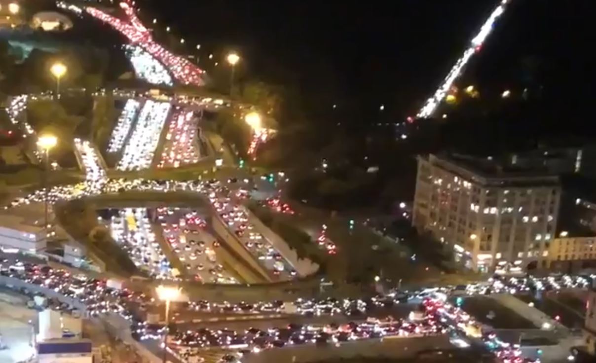 “Massive Traffic Jams” Across Paris As People Flee Ahead Of
Second COVID Lockdown 1