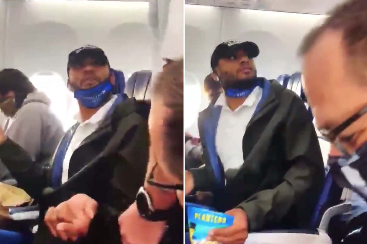 Man in Trump gear booted from Southwest flight for removing
mask to eat 1