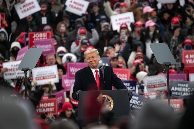 Trump Questions Laura Ingraham for Wearing Mask to His
Rally, Says He Doesn't Know What Happened to Fox News 1