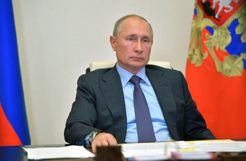 Putin Wishes Trump Fast Coronavirus Recovery, Praises
President's 'Stamina' 1