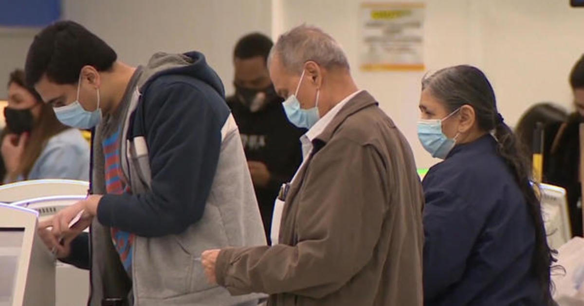 States issue new restrictions to contain surge of
coronavirus infections 1