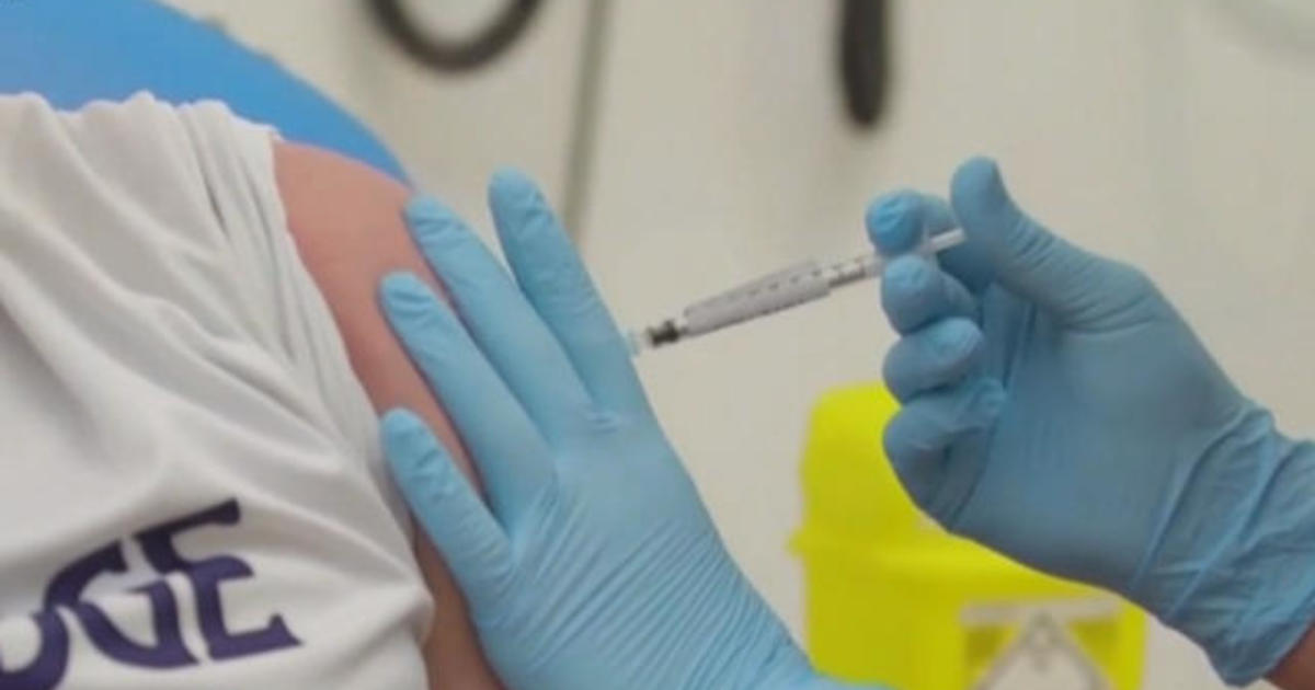 Oxford-AstraZeneca coronavirus vaccine trial shows up to 90%
effectiveness 1