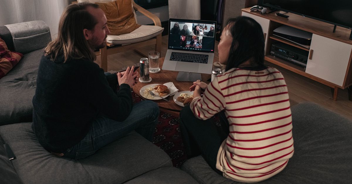 How to celebrate Thanksgiving during the coronavirus
pandemic 1