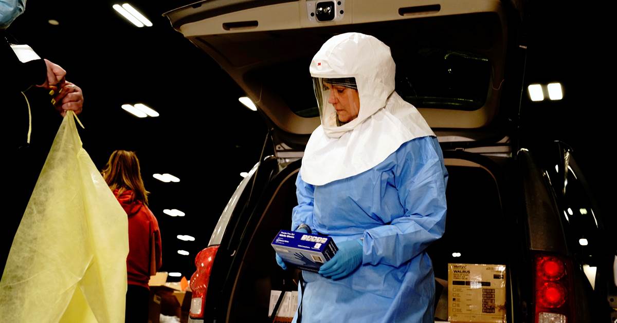 Tracking coronavirus case surges in the United
States 1