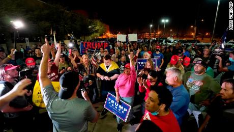 Demonstrators gather in cities and outside election offices
amid election tensions 1