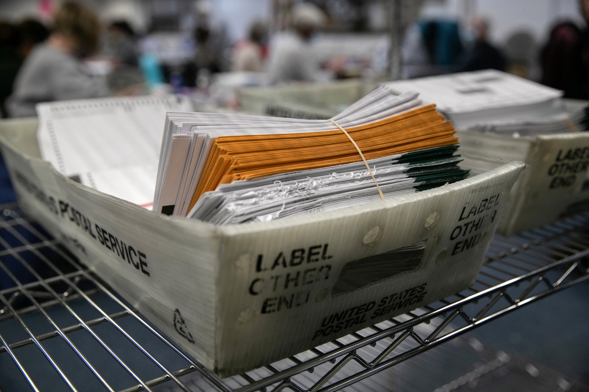 2020 election: Michigan state legislature to open hearings
on Trump undercount claims 1