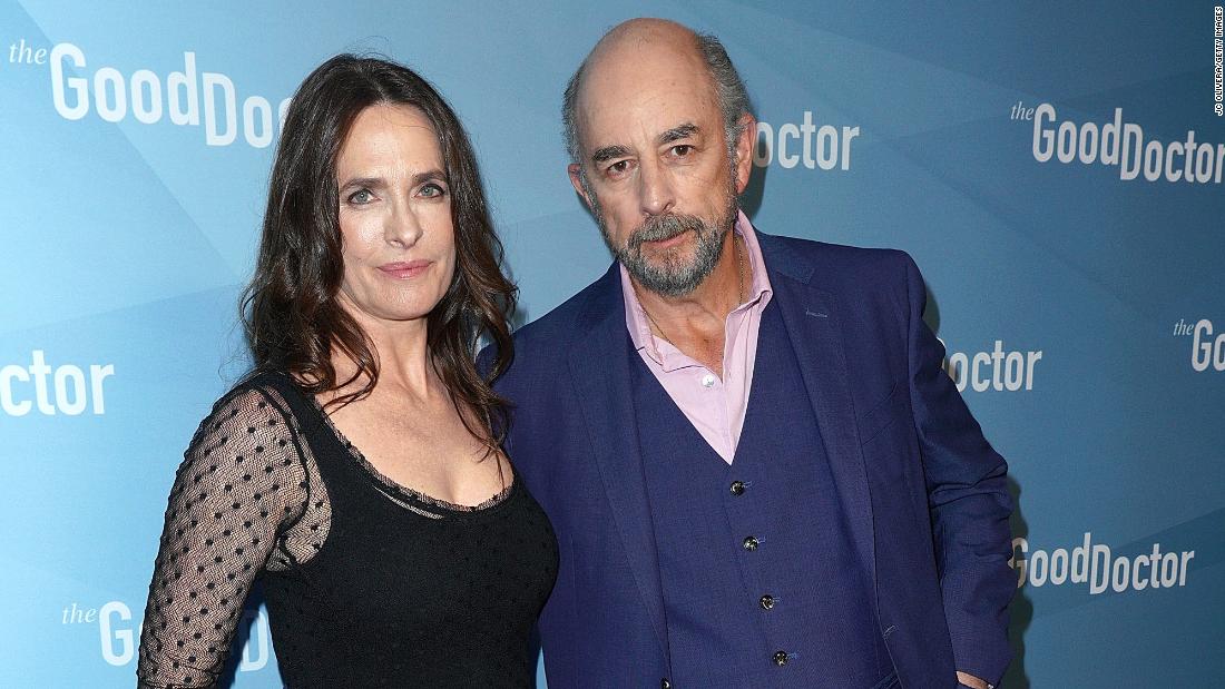 'West Wing' actor Richard Schiff and wife Sheila Kelley test
positive for coronavirus 1