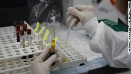 States face tough questions about who should get Covid-19
vaccines 1