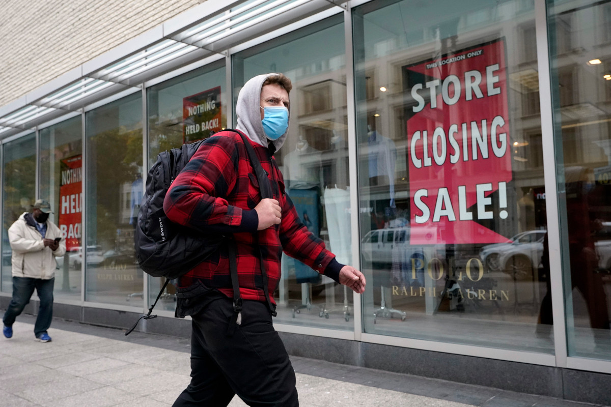 US workers file 742,000 new jobless claims as COVID-19 surge
continues 1