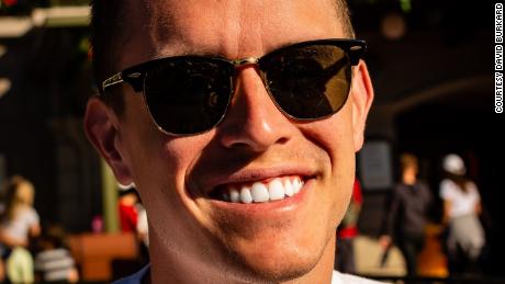 This young ER doctor had to tell Covid-19 patients when it
was time to say goodbye to their families. Then the virus knocked
him down 1