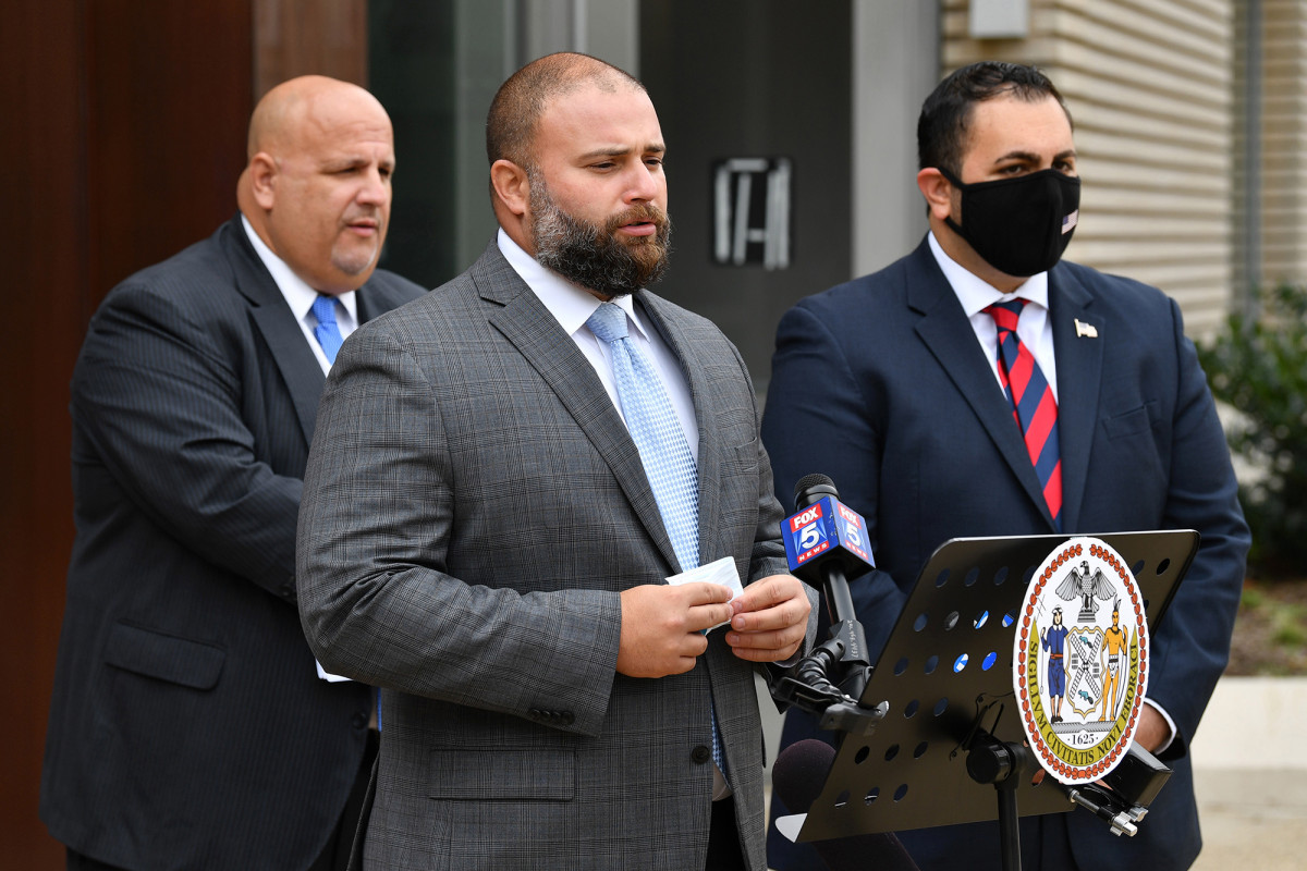 Staten Island Councilman Joe Borellli, parents file lawsuit
to reopen NYC schools 1