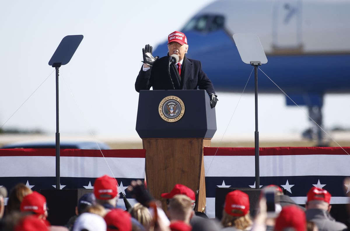 Twitter reacts to President Trump’s vow to establish
‘Patriotic Education’ in schools 1 Twitter reacts to President Trump’s vow to establish
‘Patriotic Education’ in schools 1