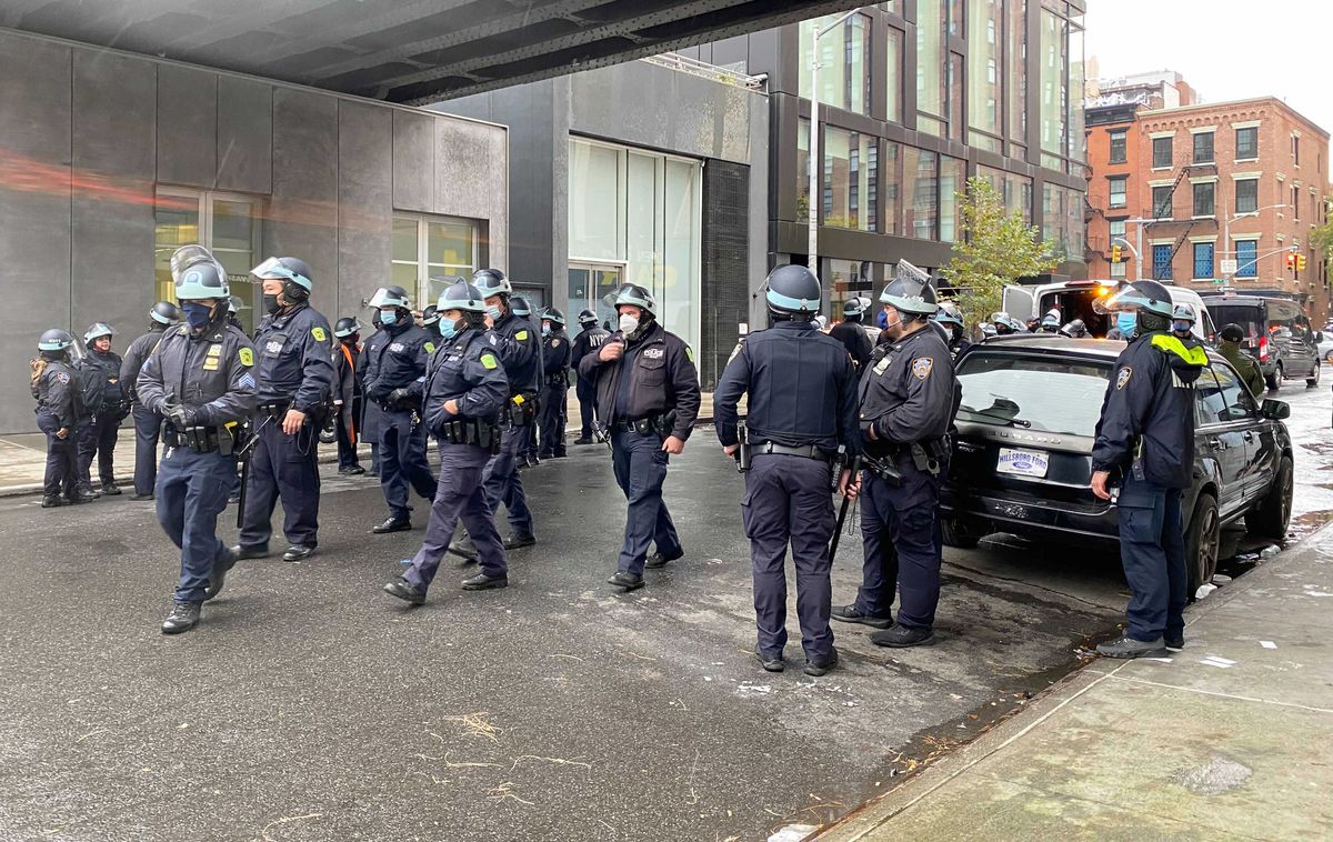 Protesters seeking to block Trump caravan driving into
Manhattan clash with cops 1 Protesters seeking to block Trump caravan driving into
Manhattan clash with cops 1