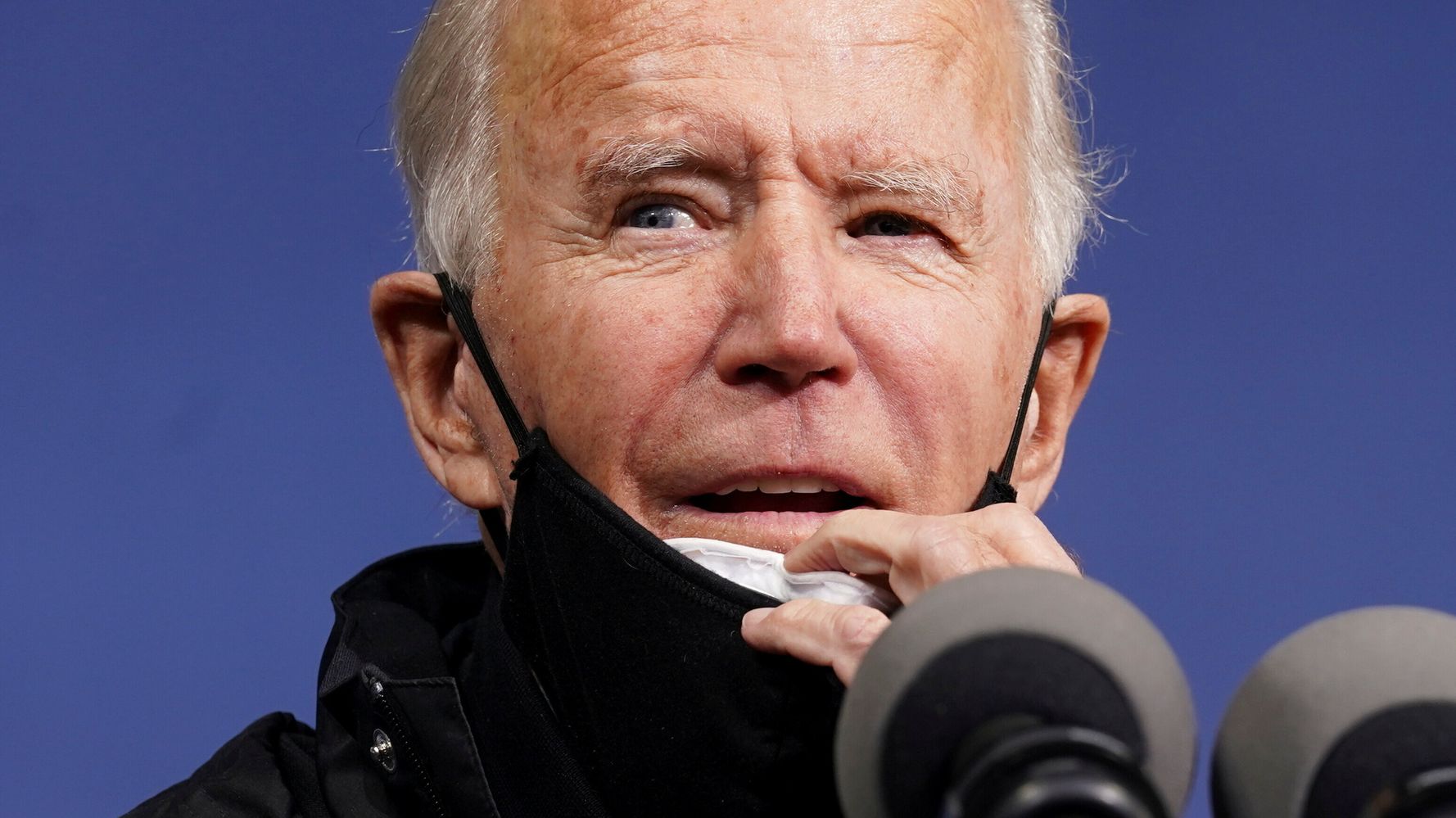 Top Trump Supporters Attack Joe Biden For Going Maskless
Using 2019 Photo 1