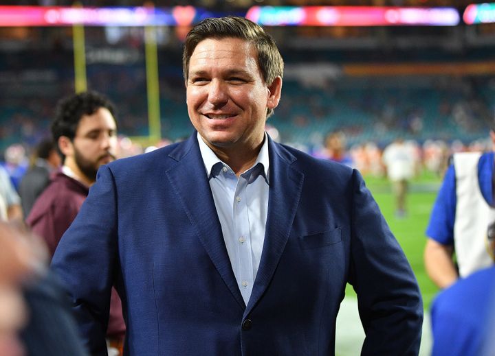 Florida’s Gov. DeSantis Wants To Allow Armed Citizens To
Shoot Looters And Rioters 1
