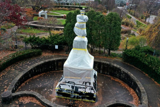 Protesting America's past? Statues of former presidents,
other historical monuments vandalized in 4 states over
Thanksgiving 1
