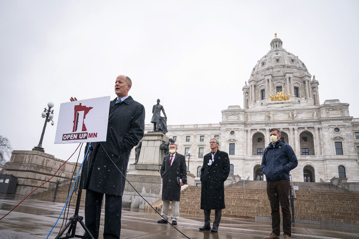 Minnesota announces ‘four-week dial back’ shutdown as
coronavirus cases rise again 1