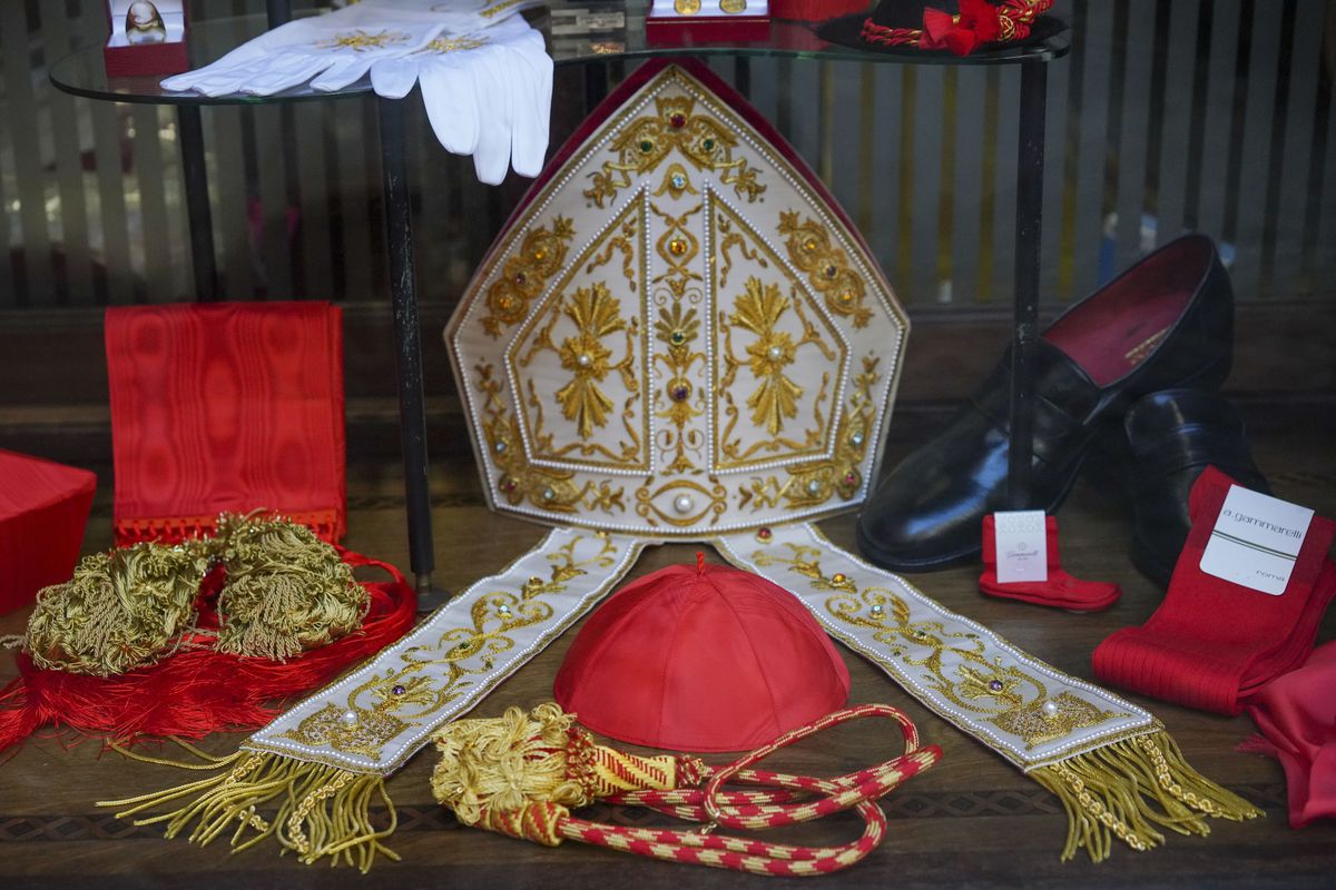 New cardinals quarantine in pope’s hotel ahead of
ceremony 1
