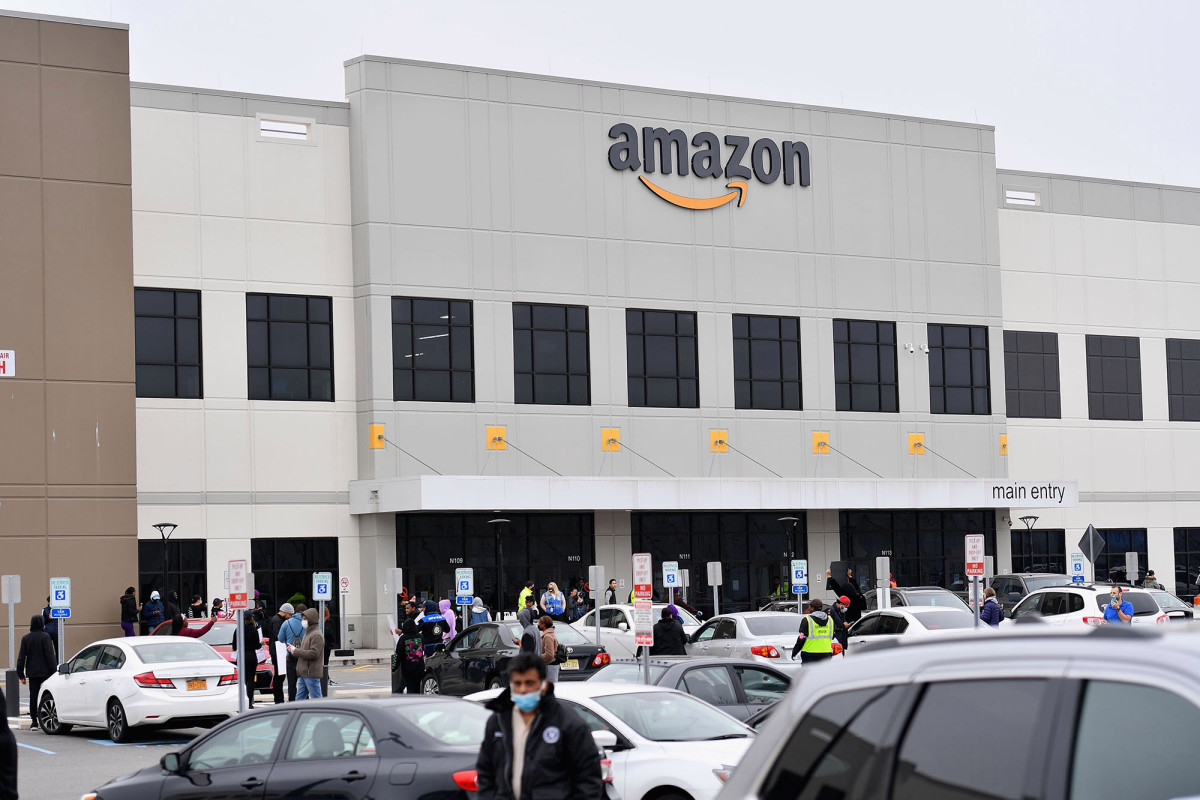 Judge tosses Staten Island Amazon worker suit over COVID-19
policies 1