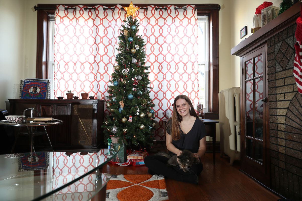 ‘Make yourself happy.’ Christmas trees go up earlier than
ever as Chicagoans seek a mood boost amid coronavirus
restrictions. 1