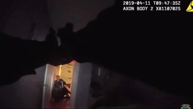 Richmond officers take stand, describe fatally shooting man
who stood over his son, knife in hand 1