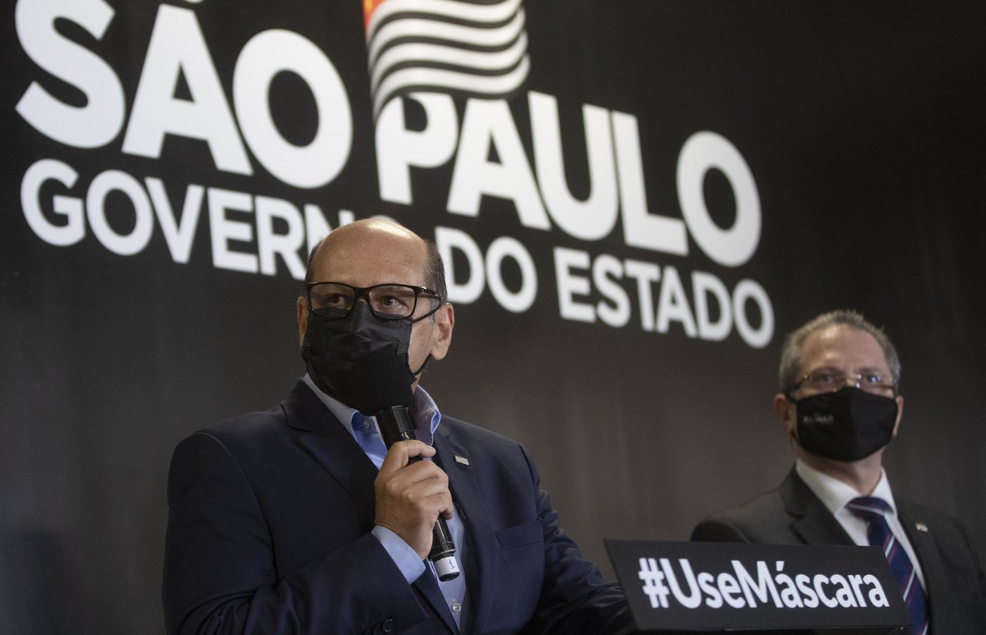 Brazil suspends coronavirus vaccine trial after
participant’s ‘serious adverse event’ 1 Brazil suspends coronavirus vaccine trial after
participant’s ‘serious adverse event’ 1
