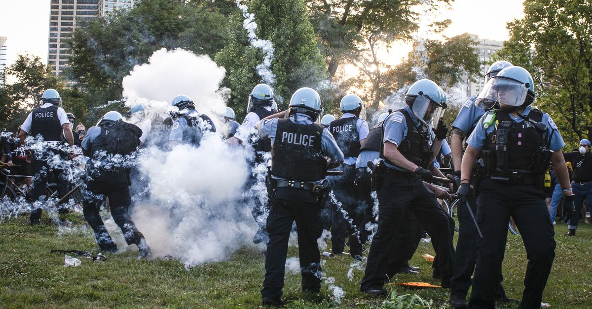 Chicago cops engaged in brutality, civil rights violations
during summer protests: lawsuit 1