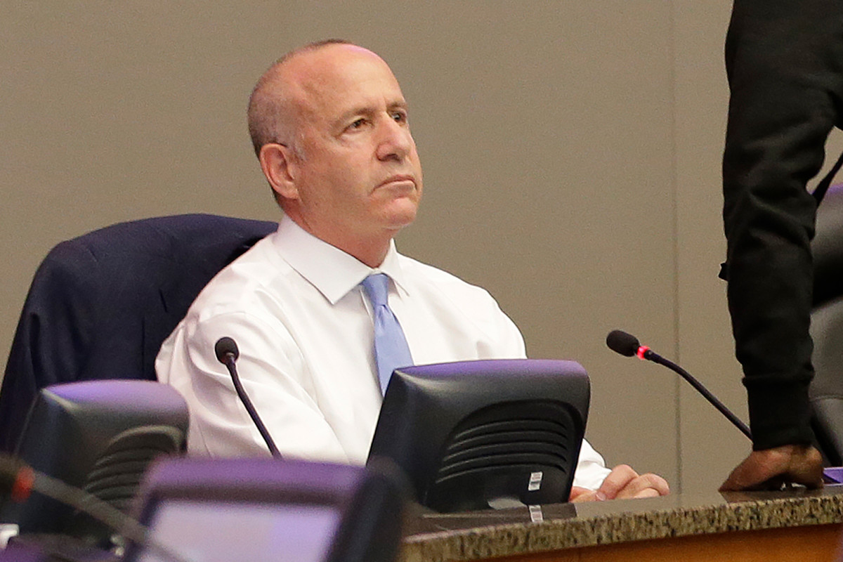 ‘For God’s sake stop gathering’, California mayor pleas amid
COVID-19 spike 1