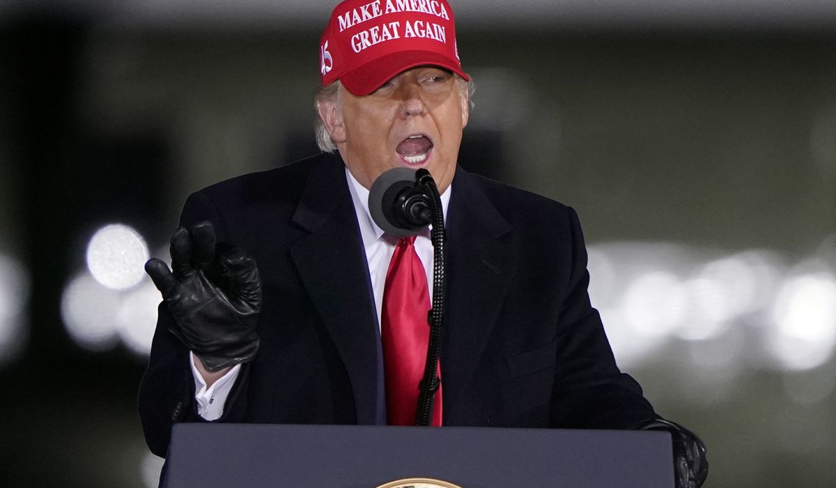 Trump warns of 'Biden lockdown' as he seeks to flip
coronavirus narrative 1