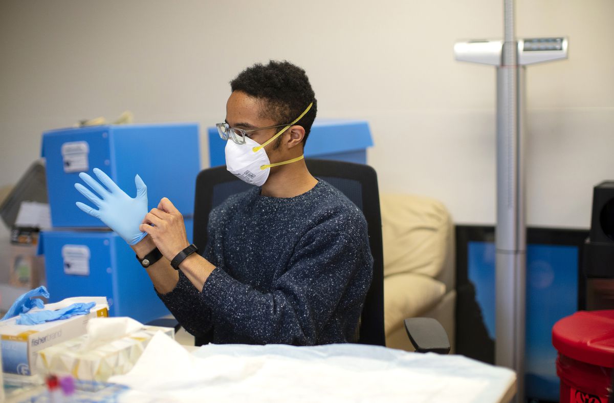 Contact tracing in Illinois may not slow the coronavirus
much. But the data is helping guide state decisions. 1 Contact tracing in Illinois may not slow the coronavirus
much. But the data is helping guide state decisions. 1