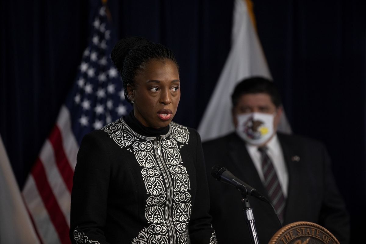 As daily case COVID-19 count again tops 7,500 in Illinois,
public health officials warn of potential hospital bed
shortage 1