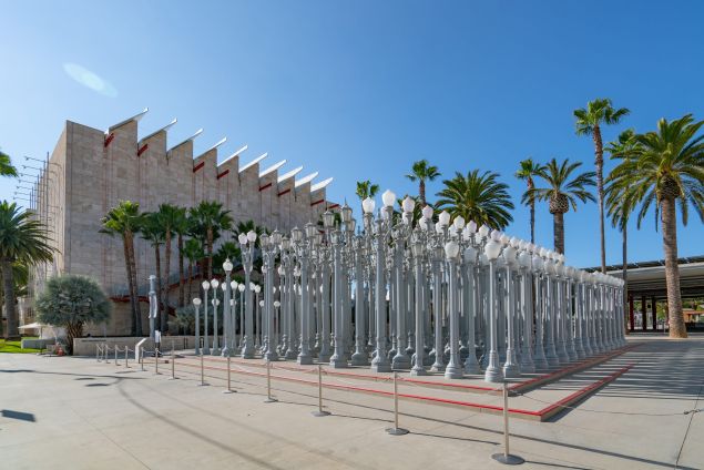 California Museums Are Angry That Shopping Malls Can Open
While They Remain Closed 1