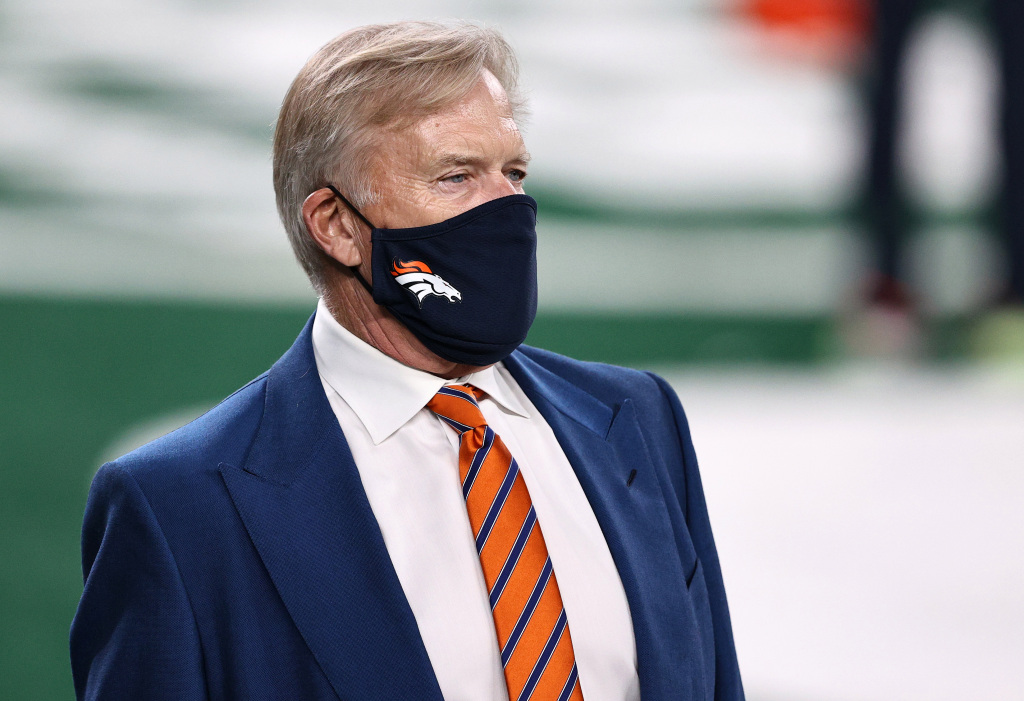 Broncos top executives John Elway, Joe Ellis test positive
for COVID-19 1
