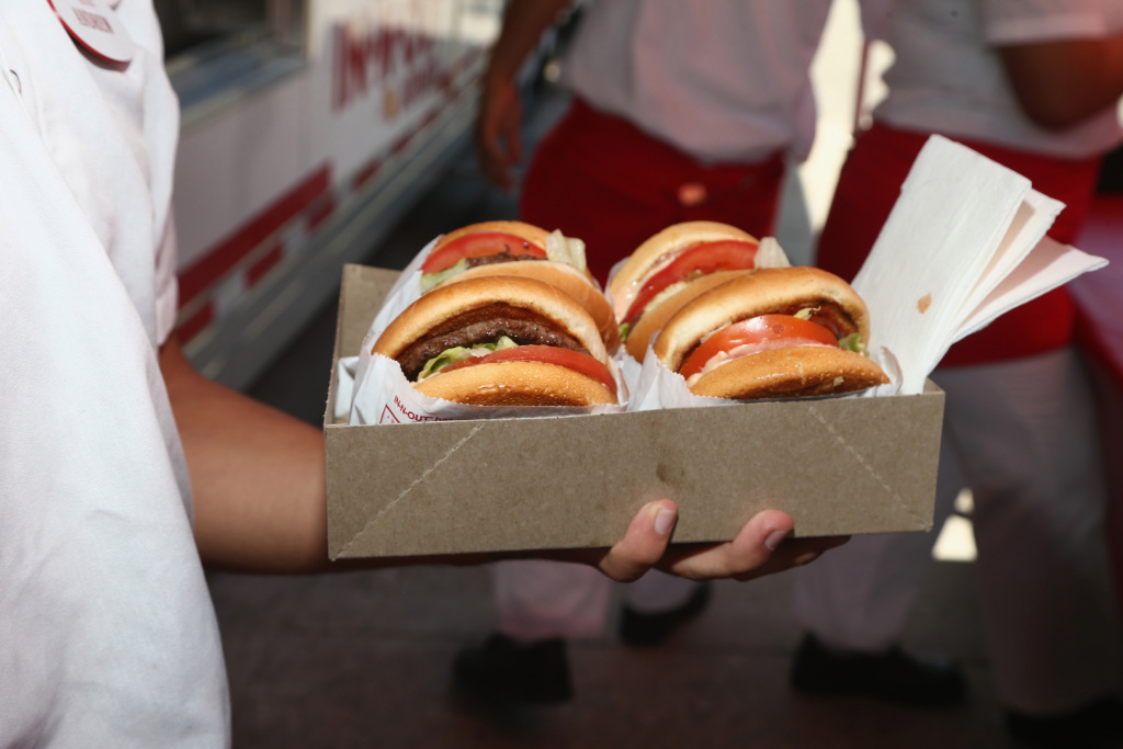 Wait time at In-N-Out grand opening in Aurora hits
staggering 14 hours 1