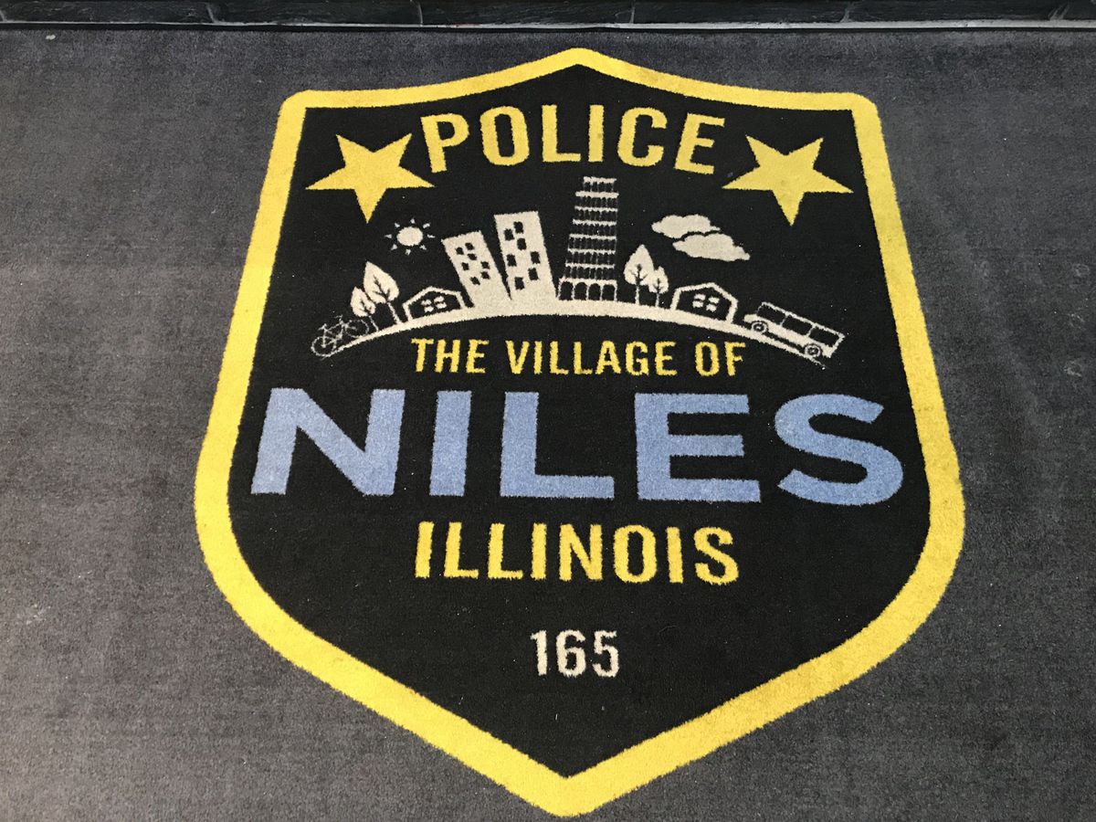 Niles police, Maine South school resource officer
investigating after video shows boy’s beating 1 Niles police, Maine South school resource officer
investigating after video shows boy’s beating 1