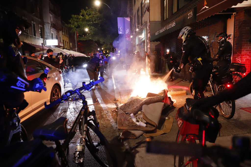 Police, protesters clash in NYC as demonstration turns
chaotic 1