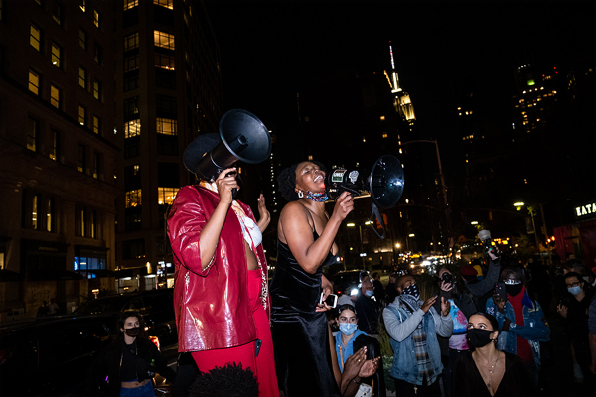 Another night of protests in NYC: naked fountain dancing and
dinner with a show 1