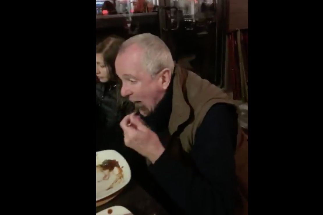 Brutal: Watch a New Jersey Woman Confronting the Governor
Eating Out With His Maskless Family 1
