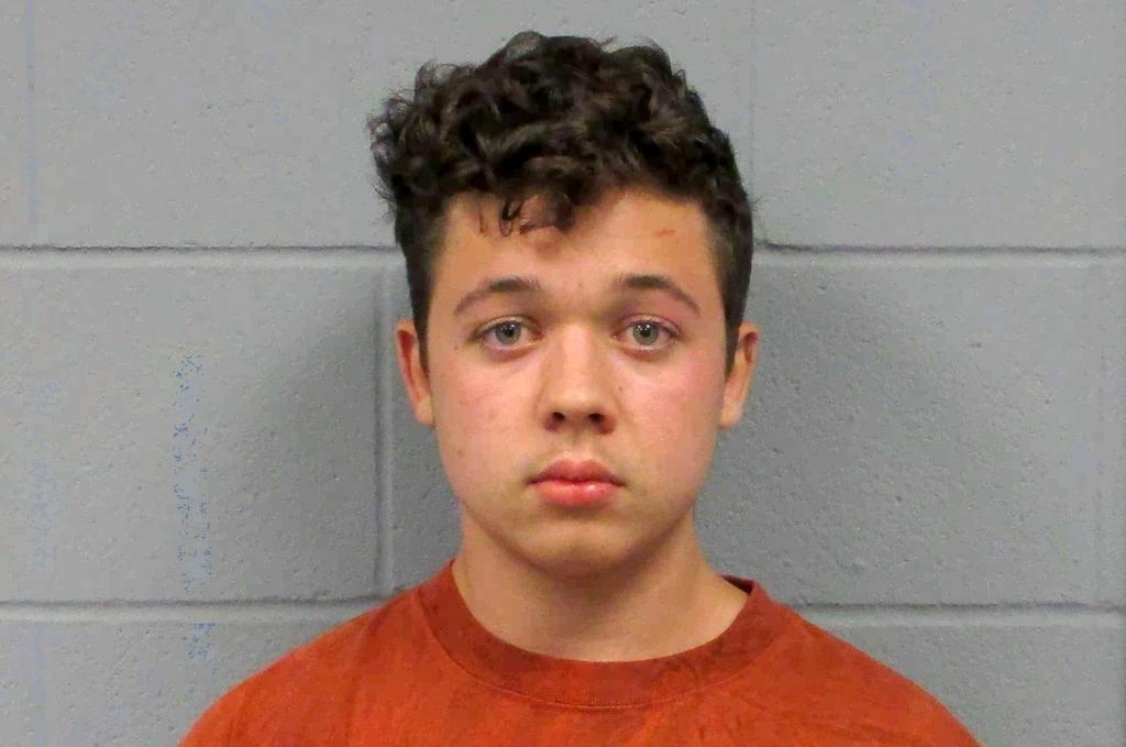 Kyle Rittenhouse, Illinois teen charged in protest slayings,
posts $2M bail 1