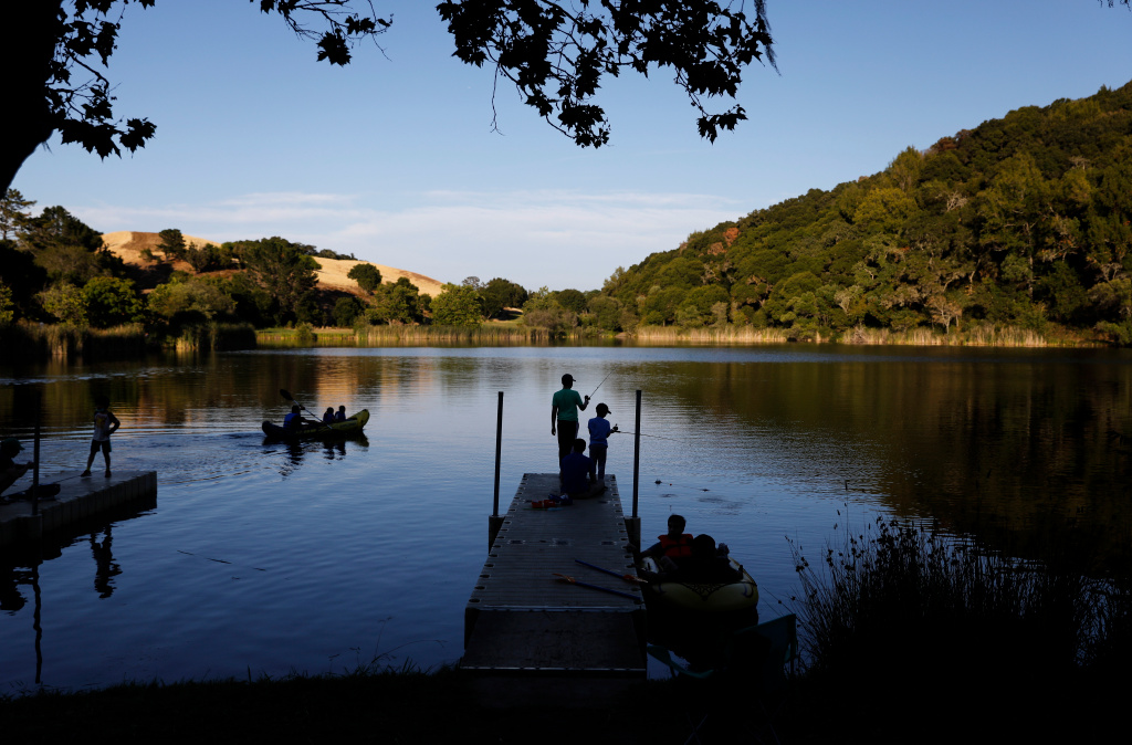 Palo Alto: Council approves opening residents-only Foothills
Park to all as part of lawsuit settlement 1