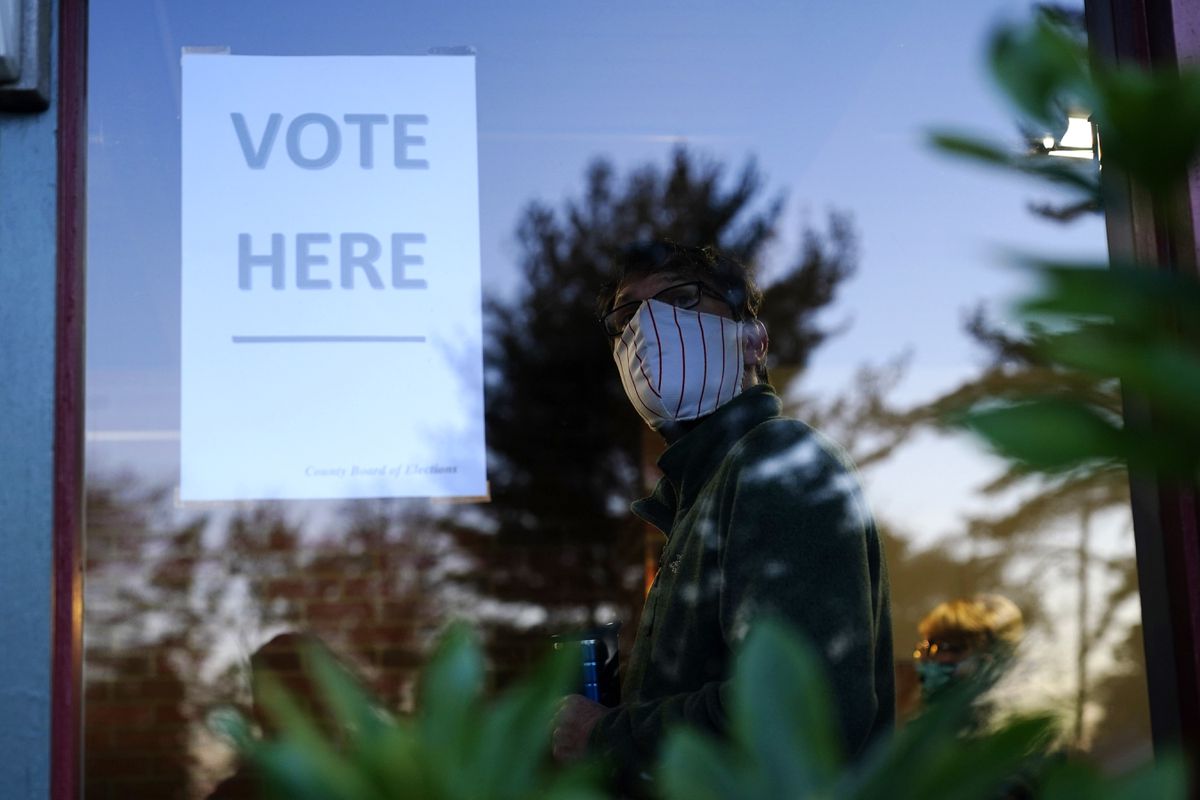 Counties with the worst COVID-19 surges overwhelmingly voted
for Trump, analysis shows 1 Counties with the worst COVID-19 surges overwhelmingly voted
for Trump, analysis shows 1