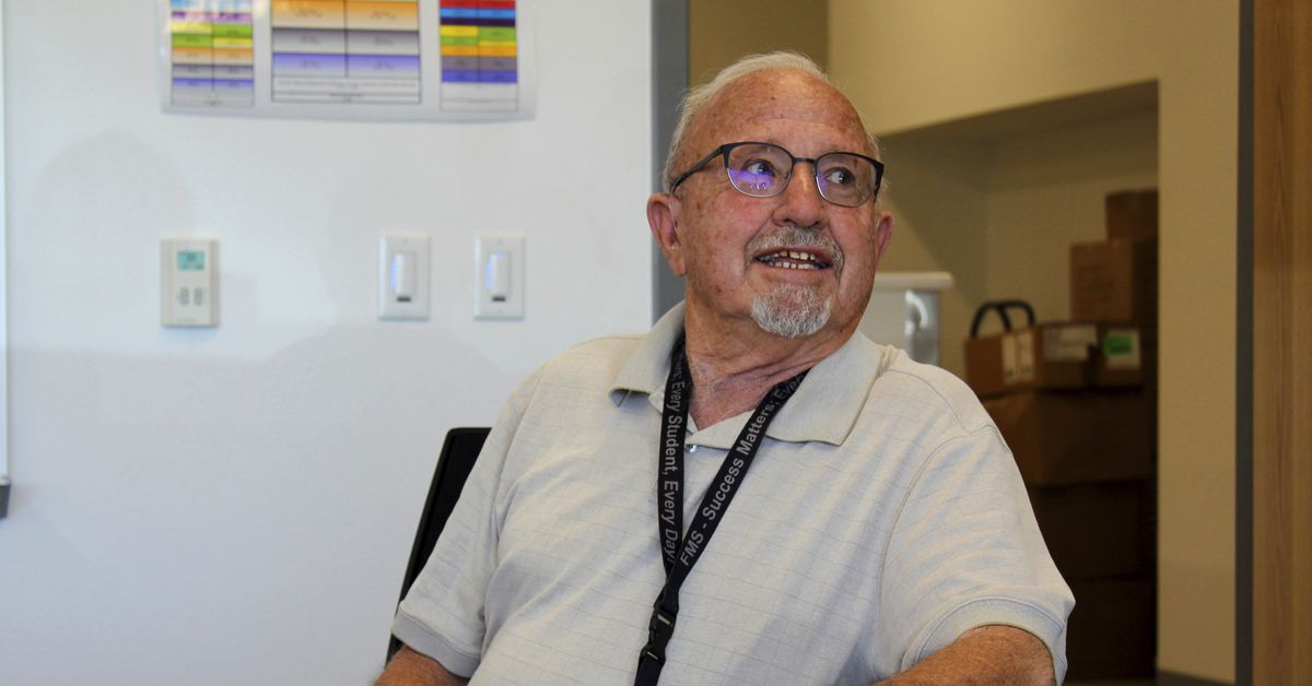 Some veteran teachers skip wave of coronavirus pandemic-era
retirements 1