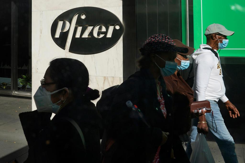 Pfizer seeking emergency use of its COVID-19 vaccine in
US 1