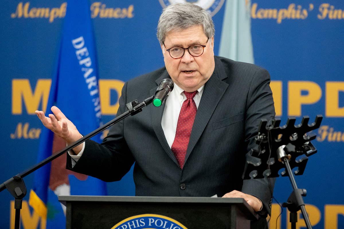 Protesters bring horse to AG Bill Barr’s house, demand he
lock up Joe Biden 1