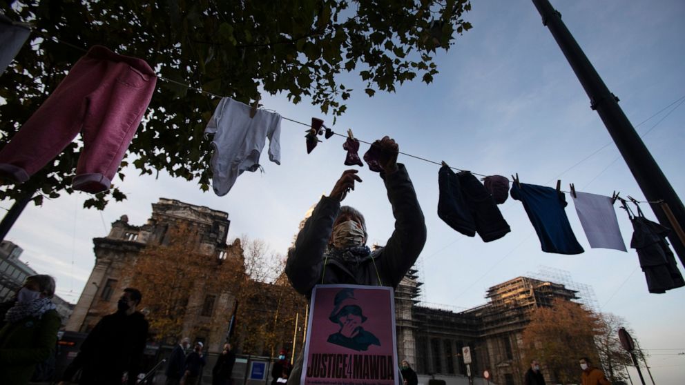 Trial opens in death of toddler in migrant smuggling
case 1