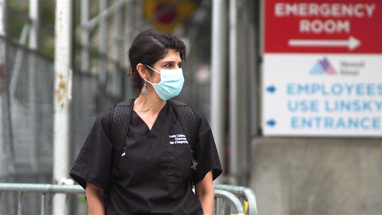 Grief is 'everywhere': Coronavirus takes mental health toll
on Latino families 1