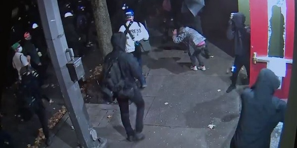 Antifa smashes church during Portland riots 1