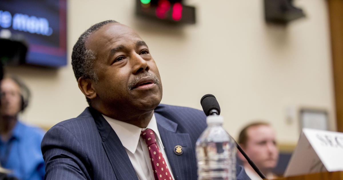 Ben Carson says he was "desperately ill" with
COVID-19 1