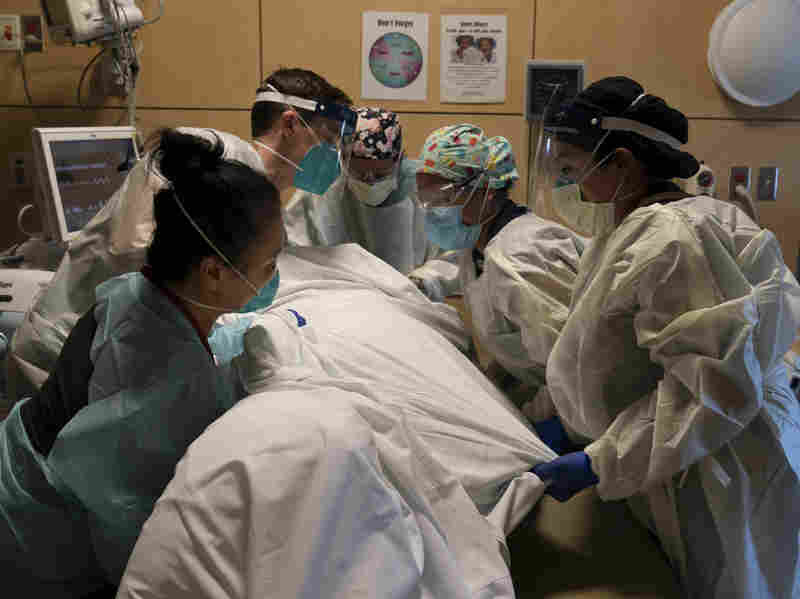 California Announces Curfew to Curb Coronavirus
Spread 1