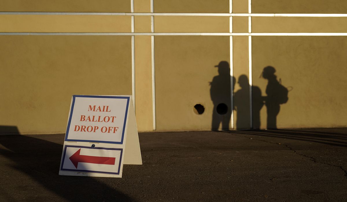 Judge Joe Hardy orders Nevada polls to remain open for extra
hour 1
